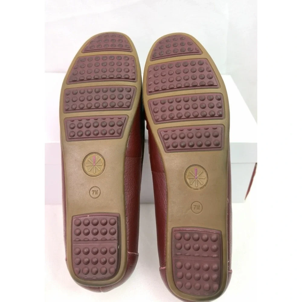 Isaac Mizrahi Aislinn Loafers Womens 7M Burgundy Leather Tassel Driving Moccasin